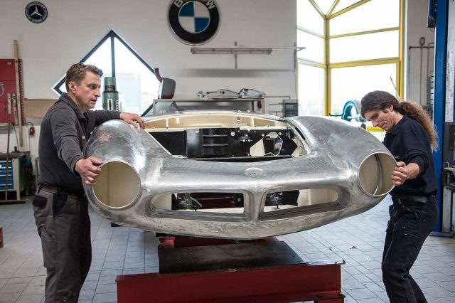 BMW 507: Vorbereitungen für den neuen Außeblack. Foto: BMW