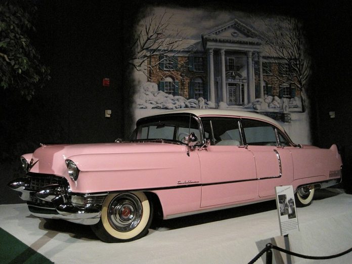 Cadillac Fleetwood (1955). Foto: Auto-Medienportal.Net/Elvis Presley Automobile Museum Memphis