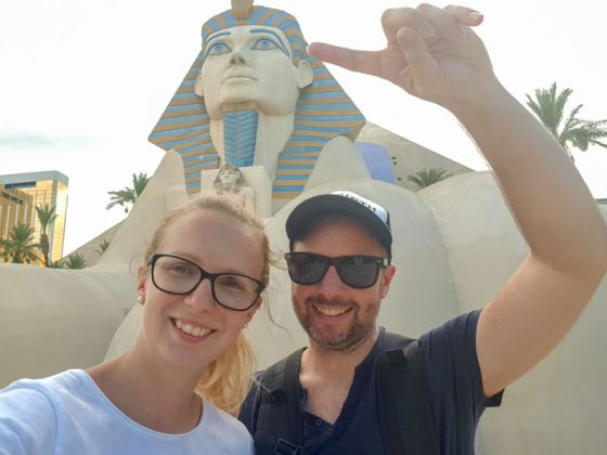 Kathi und Mario beim Luxor Hotel