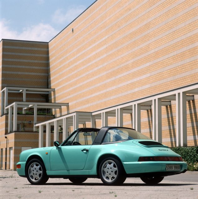 Porsche 911 Carrera 2 Targa (1990). Foto: Auto-Medienportal.Net/Porsche